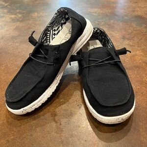 Hey Dude Wendy Black Odyssey